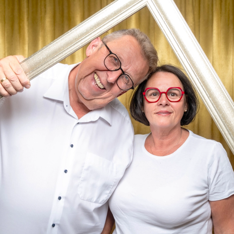 Evelyn und Herbert Evelyn und Herbert Enzenhofer mit weißem Rahmen